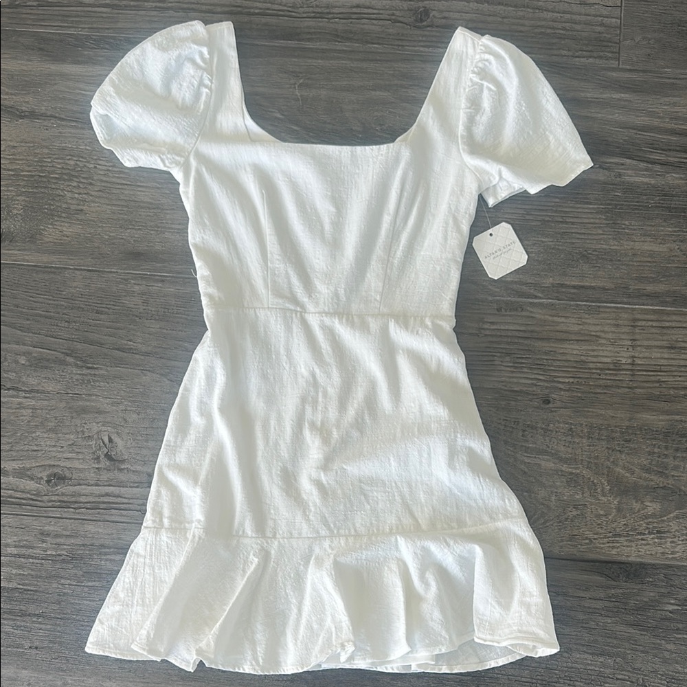 Elegant White Puff Sleeve Dress